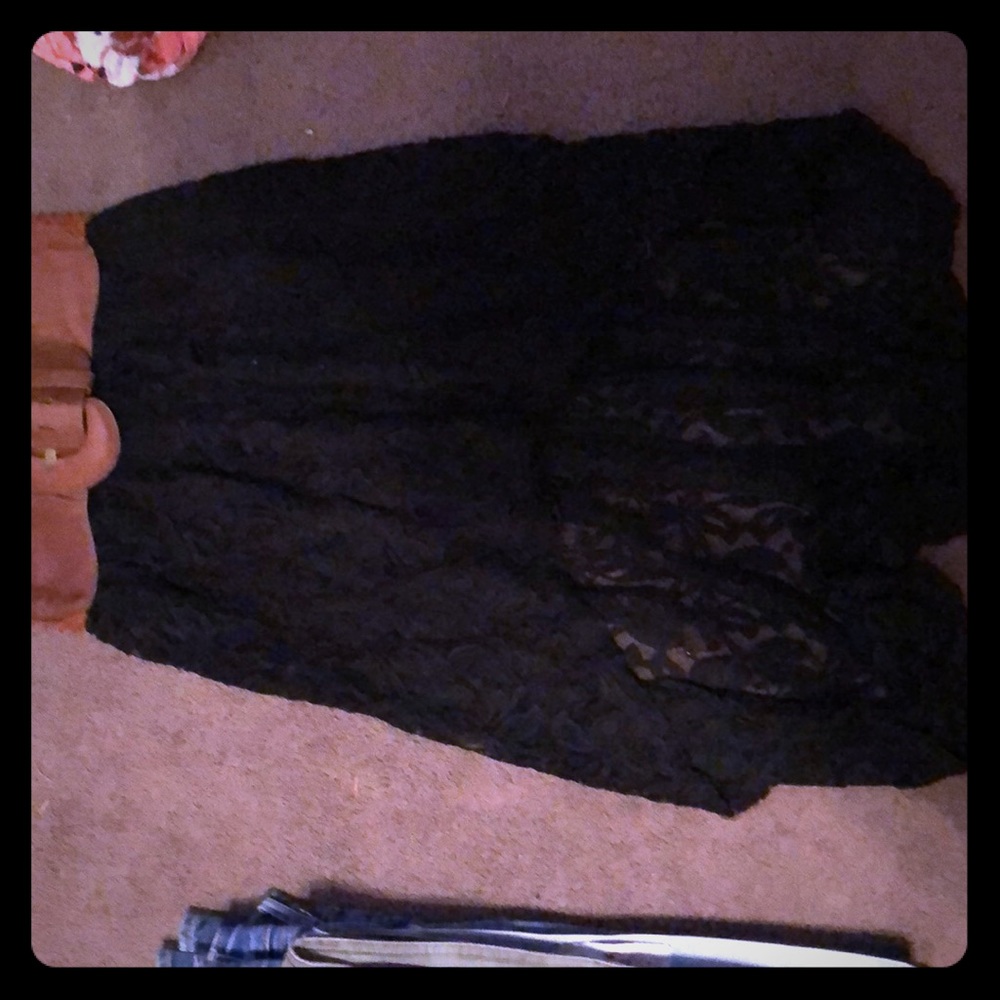 Woman’s short to long skirt